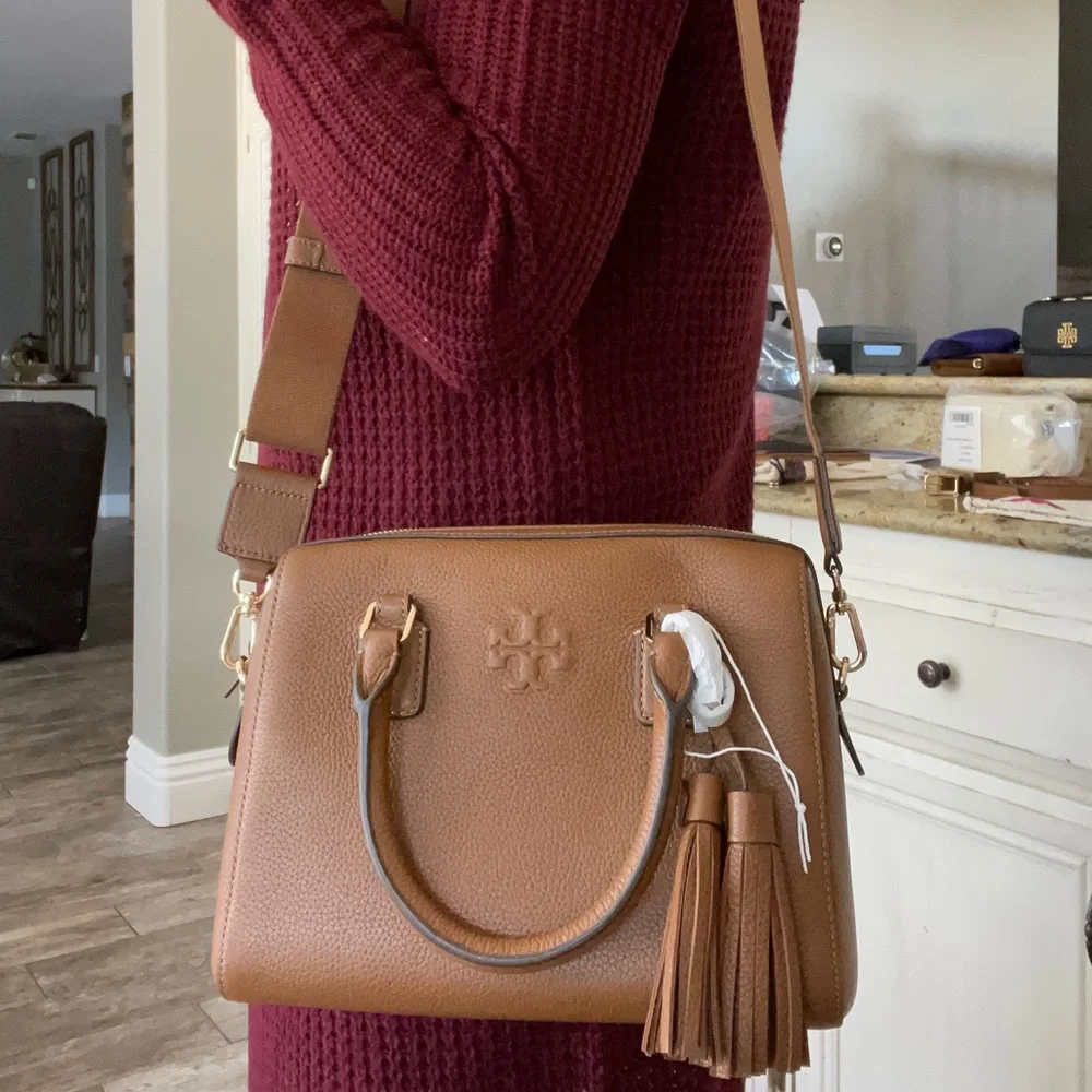New Tory burch thea black satchel 🖤 - Picture 9 of 11